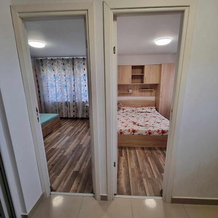 Apartament Cu 2 Dormitoare - Madalina Corabia Exteriör bild