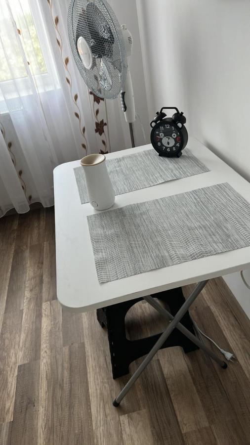 Apartament Cu 2 Dormitoare - Madalina Corabia Exteriör bild